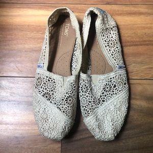 Toms classic lace slip on